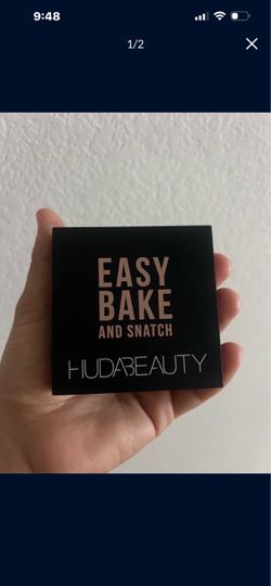 Huda Beauty Easy Bake and Snatch Shade Pound Cake  Pressed Setting Powder