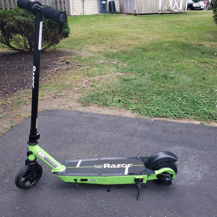 Razor Black Label E90 Electric Scooter - Green, for Child Ages 8+ and up to 120 lbs, up to 10 mph