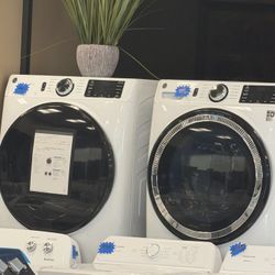 Ge Front Load Washer And Gas Dryer 