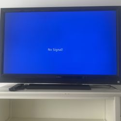 Vizio 47" HDTV – Works Great – Remote Included