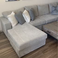 Sectional Couch/sofa