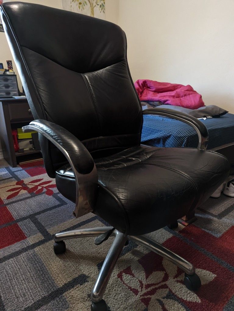 Olx chair outlet near me