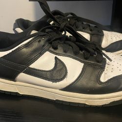 Panda Dunk Size 8 NEED GONE