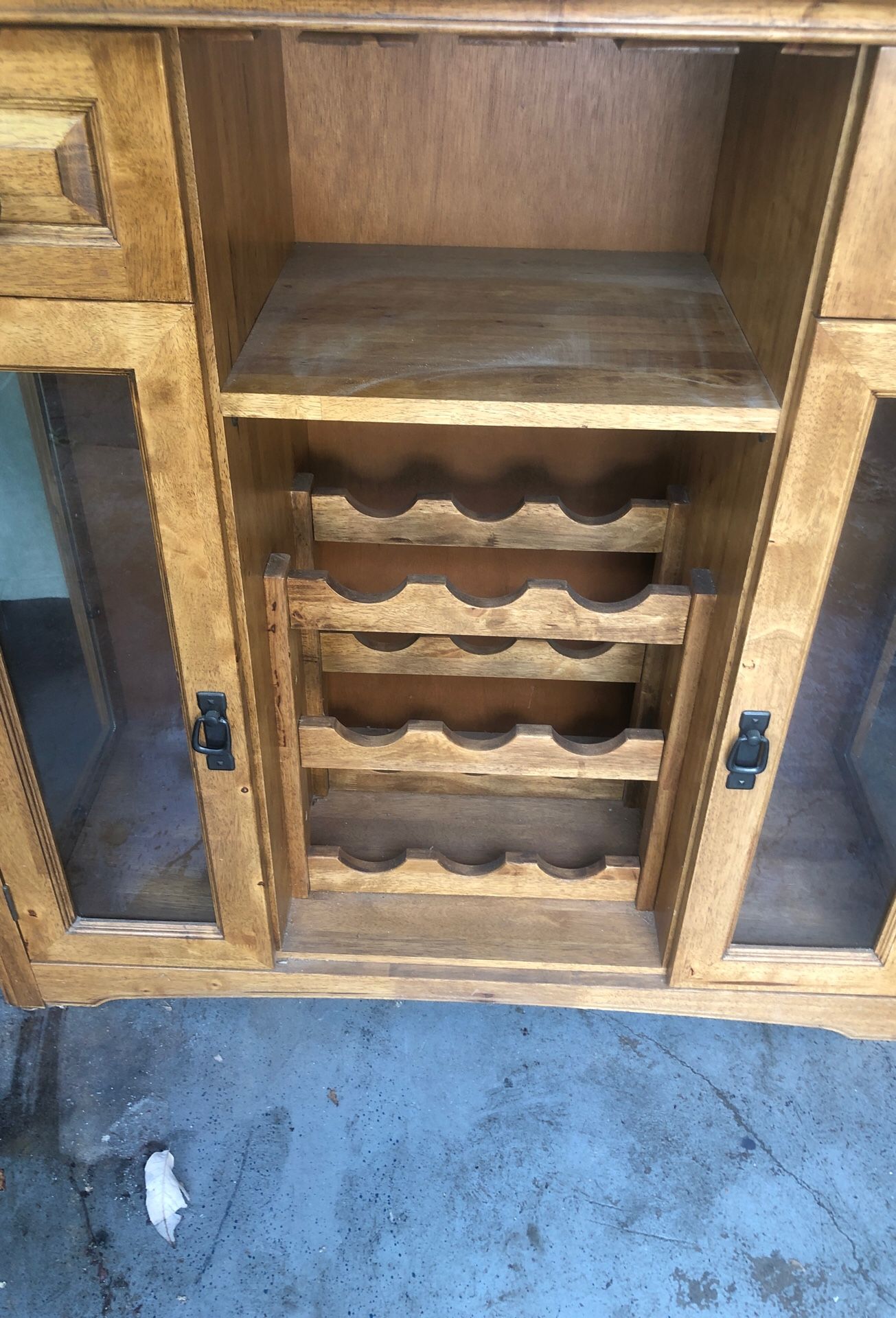 Wine cabinet