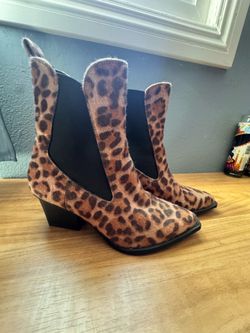 Leopard print Booties