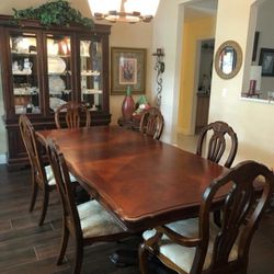 American Drew Dining Table Plus Six Chairs