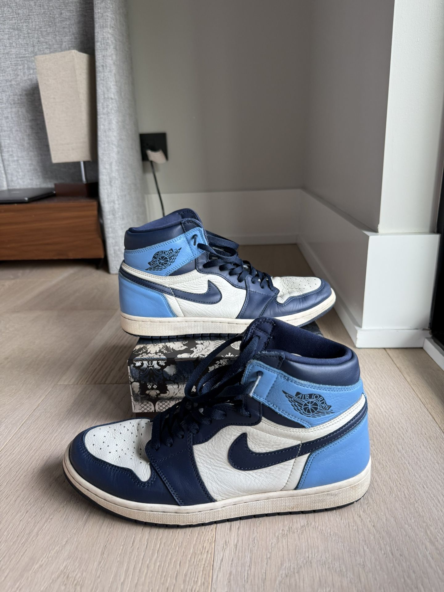 Air Jordan Retro 1 ‘Obsidian’ (NO BOX)
