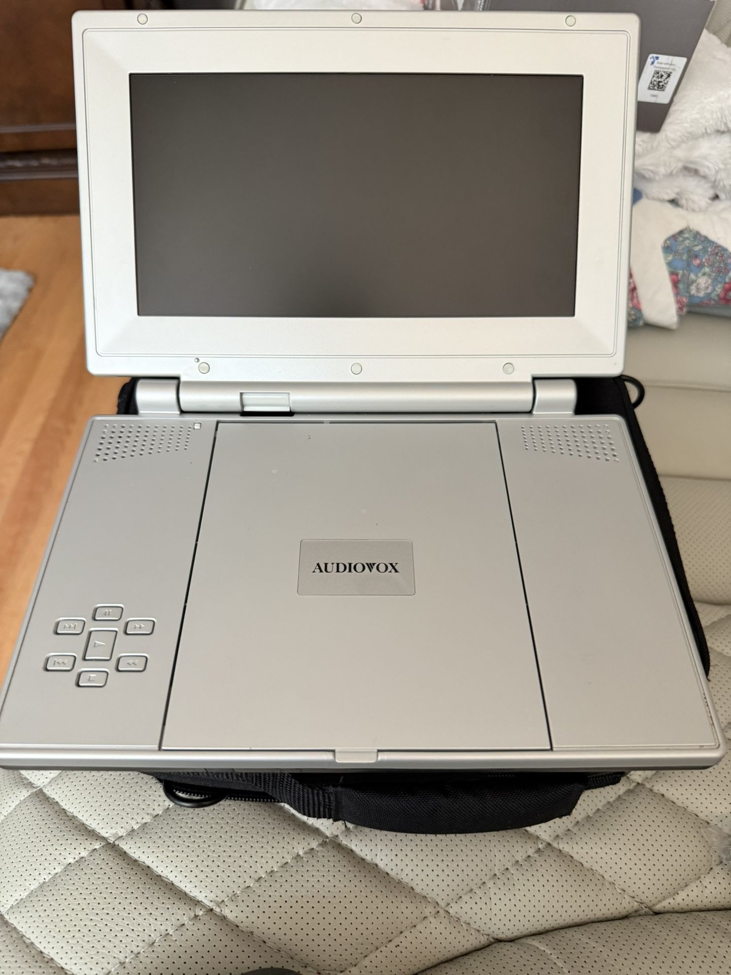 Audiovox Portable DVD Player PVS3393, Case, Power Cord, & Remote