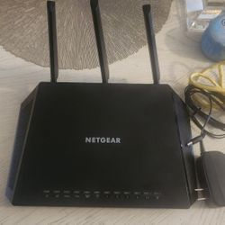 Router Netgear R7350 Like New