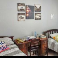Twin Beds Room! Beds & Desk