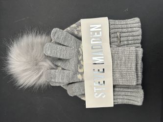 Steve Madden Glove and Hat Set