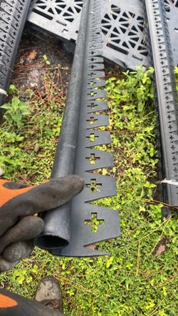Round Lock Plastic Borders - 20 Ft