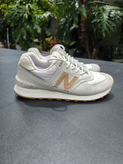 NEW BALANCE  size 8.5 woman