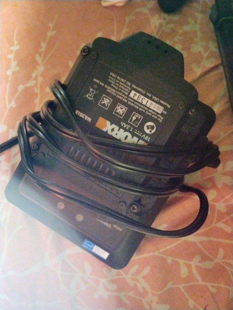 DeWalt 18v Battery N Worx 18v Battery N Charger