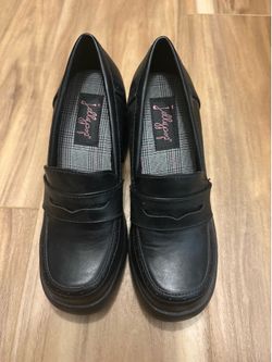 Jellypop Whitney stylish, chunky block-heel loafer. Size: 6