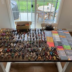 Collector seeking vintage old GI Joe toys dolls action figures accessories 1960s 70s 80s g.i. Joes toy figure doll collector collectibles 