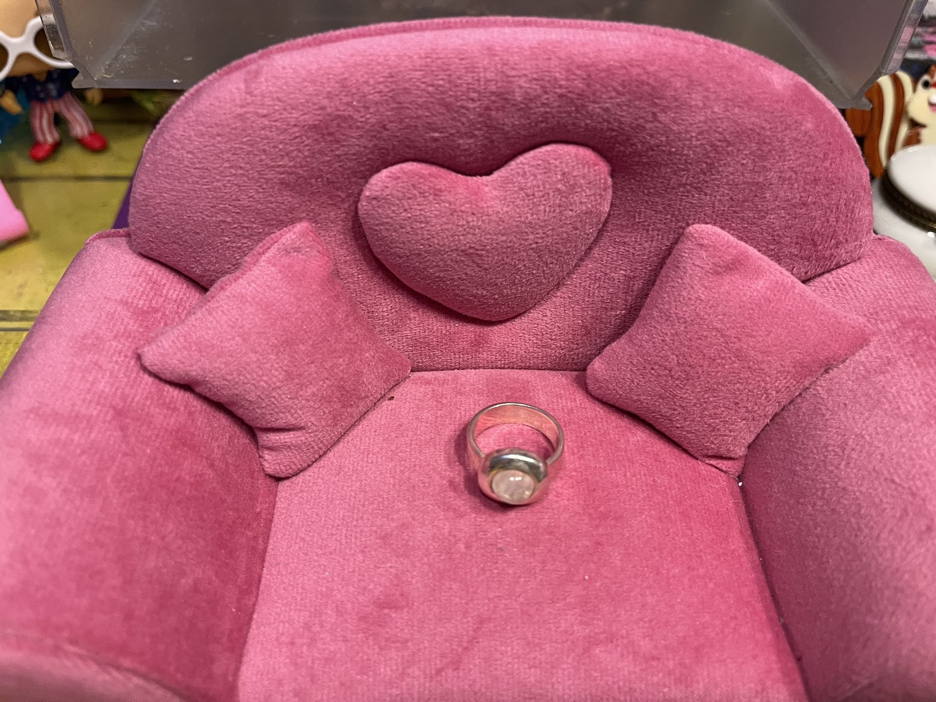 size 7 MOONSTONE STERLING SILVER RING 7.5 grams and gorgeous ‼️