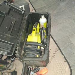 Battery chainsaw.