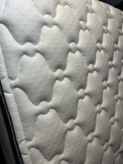 Twin mattress/like new