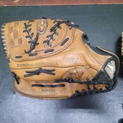 13" SOFTBALL GLOVE LHT LEATHER NEW CONDITION