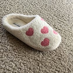 Heart slippers size 5.5W