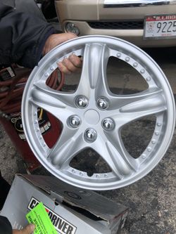 Set of 4 brand new 14” hubcaps