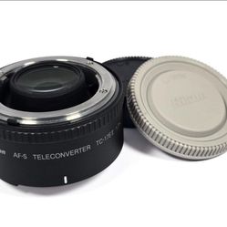 NEW Nikon AF-S TC-17E II 1.7x Teleconverter Lens w/ Nikon Caps *DSLR*
