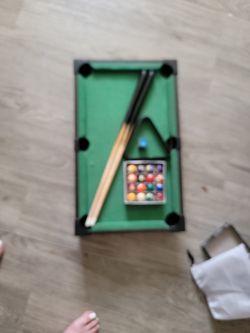 Mini Pool Table