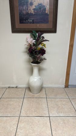 Floor Flower Vase With Flowers 