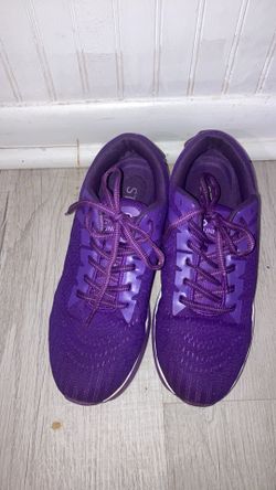 Women’s stq sneakers size 10