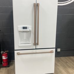 GE Full Size Refrigerator