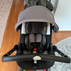 Doona Stroller (comes with base)
