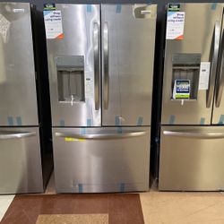 New Frigidaire Bottom Freezer Refrigerator With Water And Ice‼️