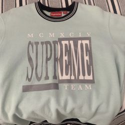 Supreme crew neck