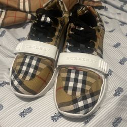 Burberry Shoes 