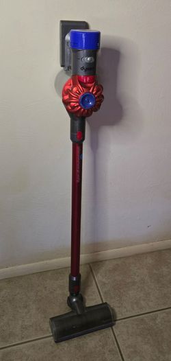 Dyson V8 Motorhead Origin Stick Vacuum With Attachments No Wall Mount Cleaning