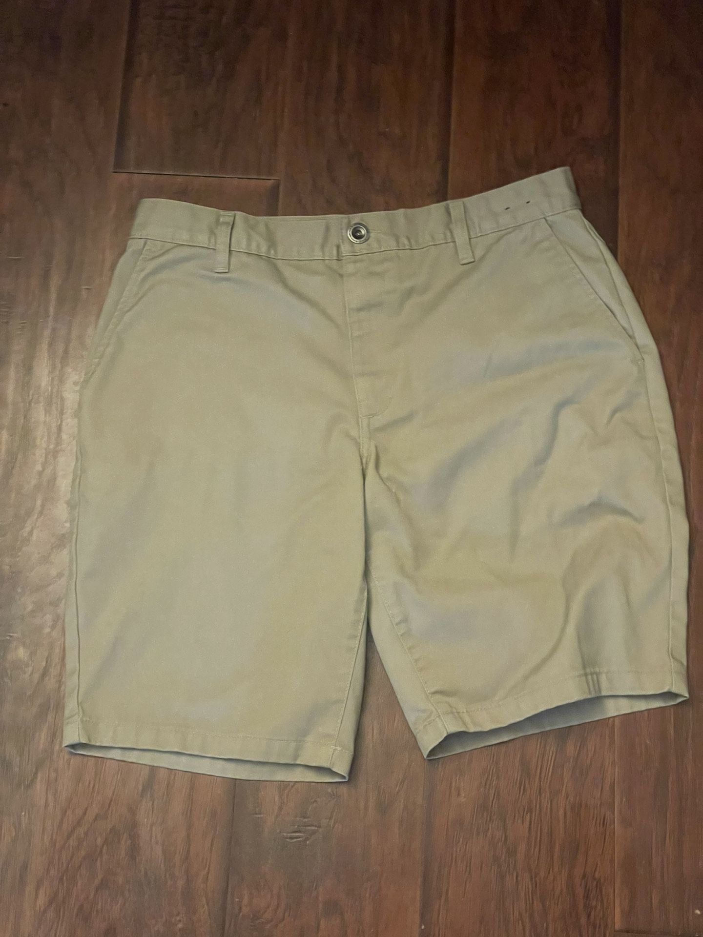 RVCA Shorts Size 33