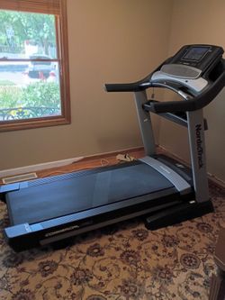 NORDICTRACK COMMERCIAL 1750 TREADMILL (LIKE NEW & DELIVERY AVAILABLE TODAY