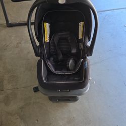 Graco Infant Carrier