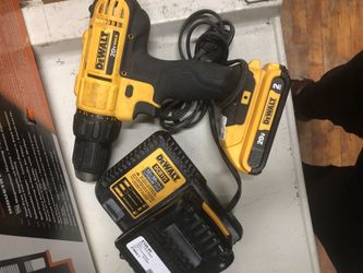 Drill, Tools-Power Dewalt 20V Max 2 battery’s and Charger