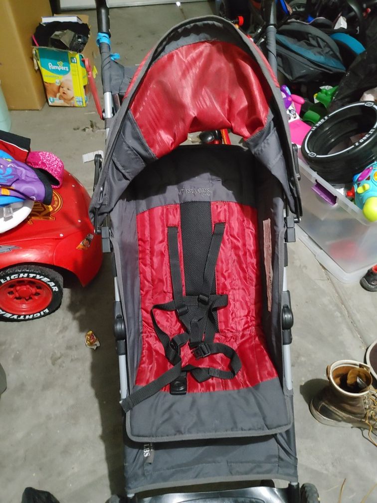 Reclining umbrella stroller