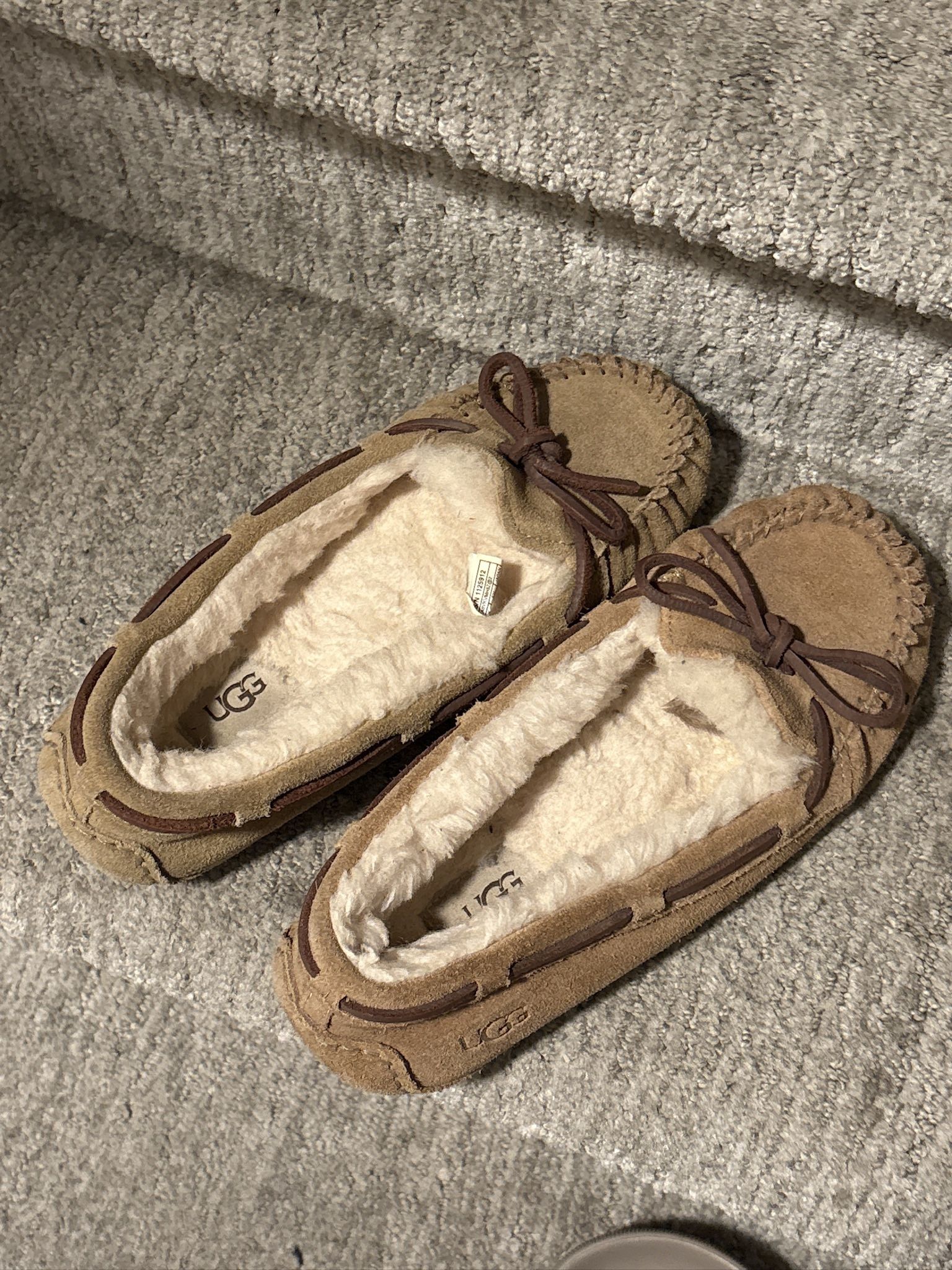 UGG SLIPPERS