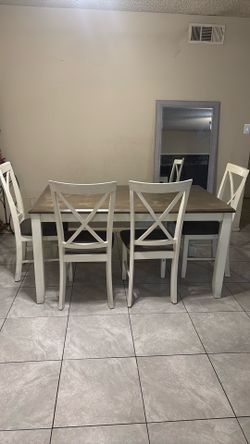 Dinning room table