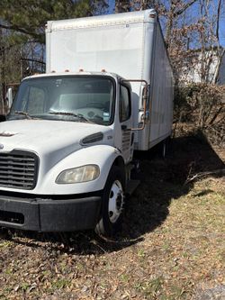 2008 Freight liner M2