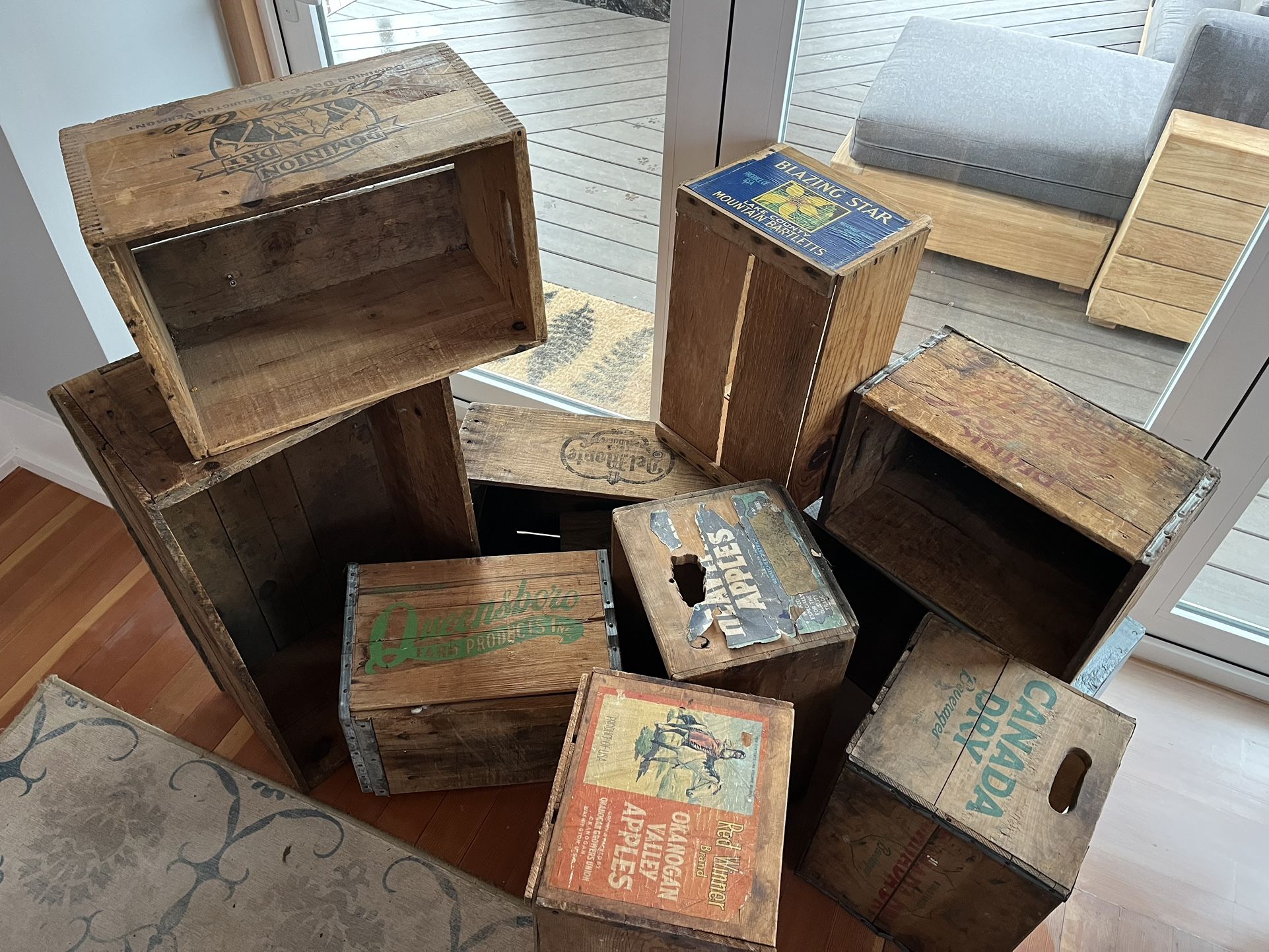 Vintage Wood Box’s fruit Crates