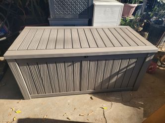 120 gallon outdoor storage deck box