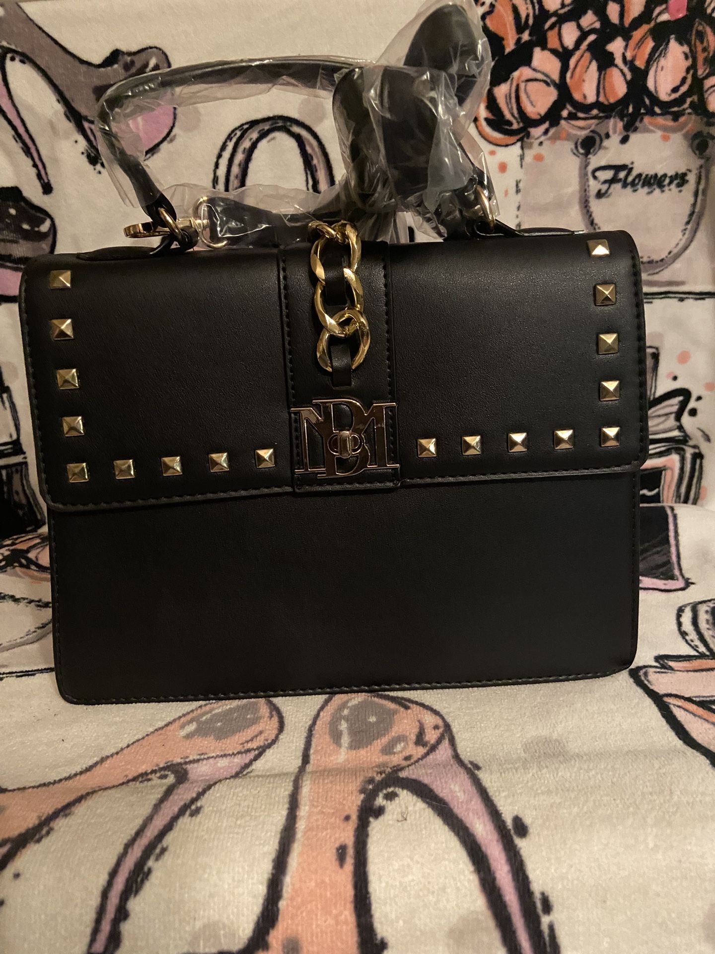 Brand New Authentic BADGLEY Mischka handbag/Crossbody bag
