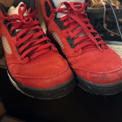 Size 11 Jordan Retro Raging Bull