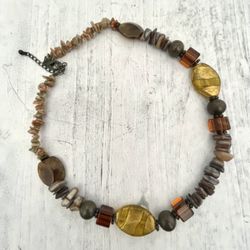 Premier Designs Spice It Up Shell And Glass Bead Necklace 