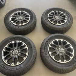 LIKE NEW Toyota Tundra Wheels and Tires-OEM Set of 4-Michelin LTX Trail 285//70/R18 $699OBO